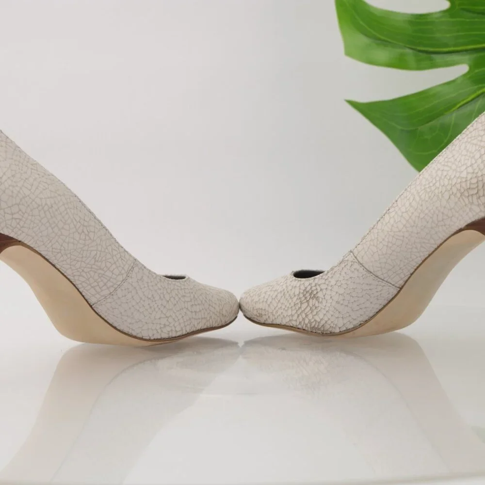 Tahari‎ Womens Naila Pump Size 7 Crackle White Leather Pointed Heels Dress Shoe